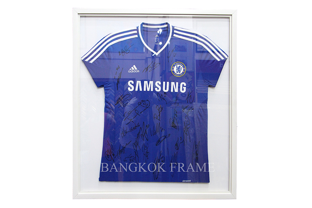 กรอบเสื้อกีฬาโชว์ลายเซ็น